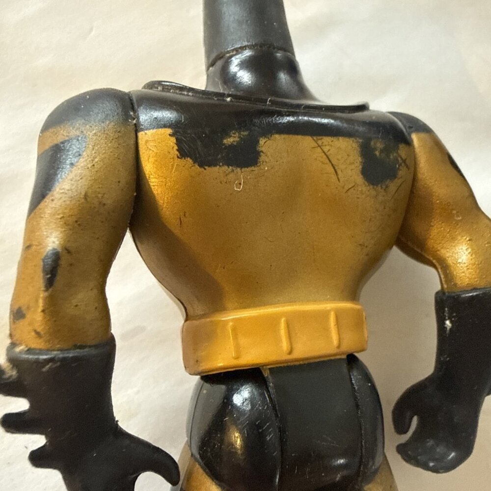 Vintage Batman 1993 Kenner 4.75" Gold Suit / Blue Beetle - Picture 6 of 10